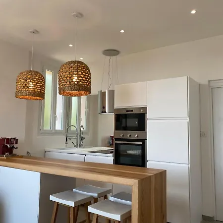 Petit Paradis A Avec Vue Wifi Et Clim Apartment